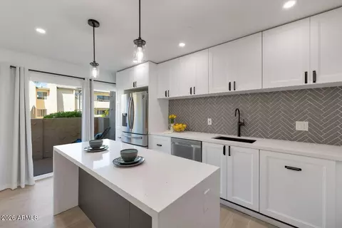 8055 E Thomas Rd #E117, Scottsdale, AZ 85251