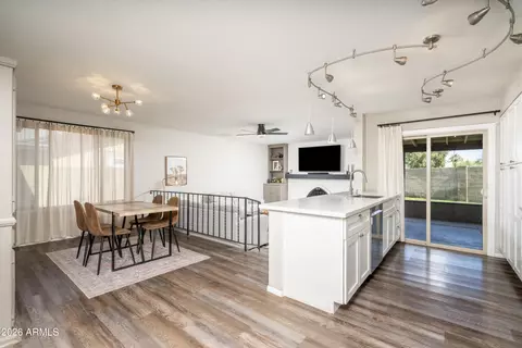Dining - 2406 E La Jolla Dr, Tempe, AZ 85282 photo 1 of 3