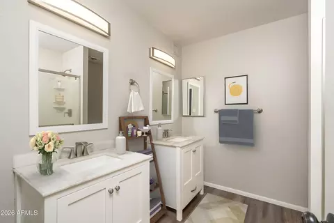 Bath - 2406 E La Jolla Dr, Tempe, AZ 85282 photo 1 of 2