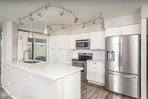 Kitchen - 2406 E La Jolla Dr, Tempe, AZ 85282 photo 1 of 3