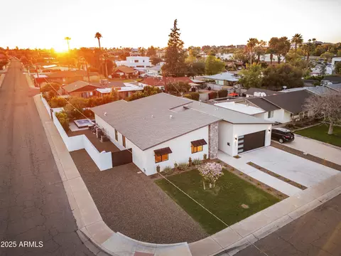 View/Area - 4002 N 33rd Pl, Phoenix, AZ 85018 photo 9 of 10