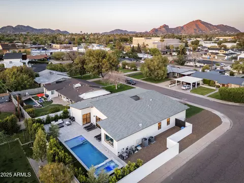 View/Area - 4002 N 33rd Pl, Phoenix, AZ 85018 photo 6 of 10