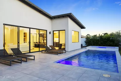 Exterior - 4002 N 33rd Pl, Phoenix, AZ 85018 photo 18 of 25