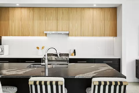 Kitchen - 4002 N 33rd Pl, Phoenix, AZ 85018 photo 9 of 9