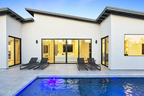 Exterior - 4002 N 33rd Pl, Phoenix, AZ 85018 photo 9 of 25