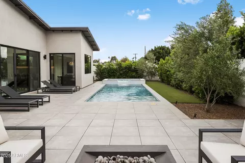 Exterior - 4002 N 33rd Pl, Phoenix, AZ 85018 photo 13 of 25