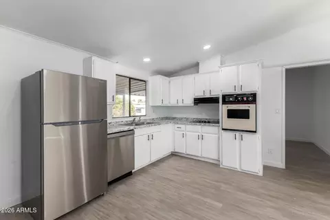 2921 E Oraibi Dr, Phoenix, AZ 85050 photo 11