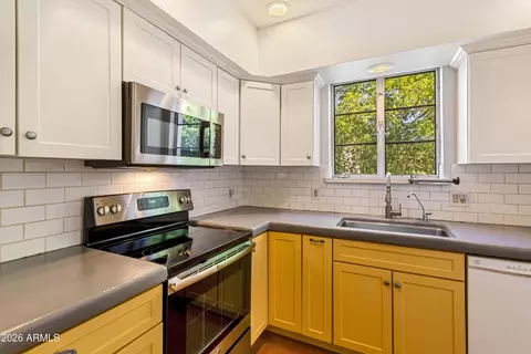 Kitchen - 1925 E Lee St, Tucson, AZ 85719 photo 4 of 4