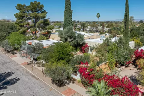 View/Area - 1925 E Lee St, Tucson, AZ 85719 photo 2 of 6