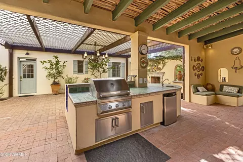 Exterior - 1925 E Lee St, Tucson, AZ 85719 photo 7 of 32