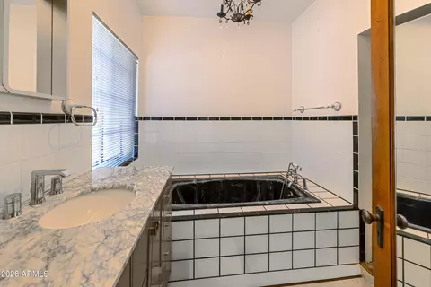 Bath - 1925 E Lee St, Tucson, AZ 85719 photo 6 of 8