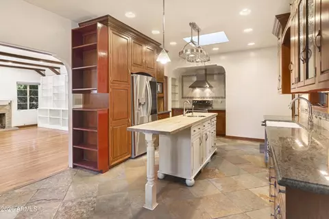 Kitchen - 1925 E Lee St, Tucson, AZ 85719 photo 1 of 4
