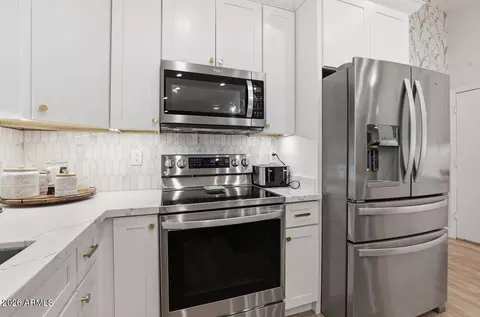 Kitchen - 3065 E Leonora St, Mesa, AZ 85213 photo 3 of 7
