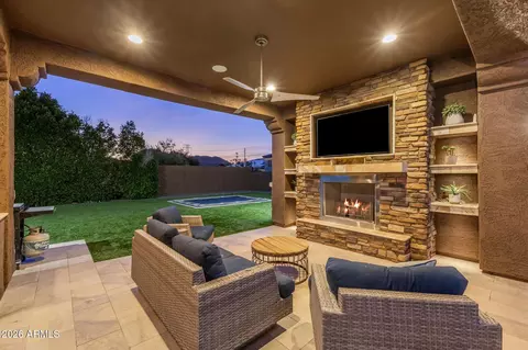 7580 W Questa Dr, Peoria, AZ 85383