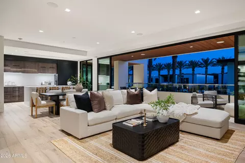 6587 N Palmeraie Blvd #2002, Paradise Valley, AZ 85253