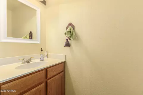 Bath - 1495 E Cheyenne St, Gilbert, AZ 85296 photo 4 of 4