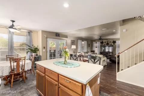 Kitchen - 1495 E Cheyenne St, Gilbert, AZ 85296 photo 3 of 4