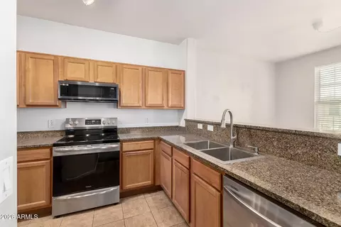 Kitchen - 4750 E Thunderheart Trl #101, Gilbert, AZ 85297 photo 1 of 3