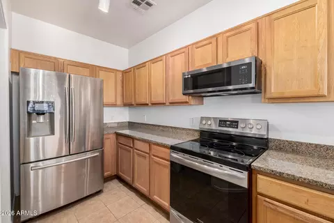 Kitchen - 4750 E Thunderheart Trl #101, Gilbert, AZ 85297 photo 2 of 3