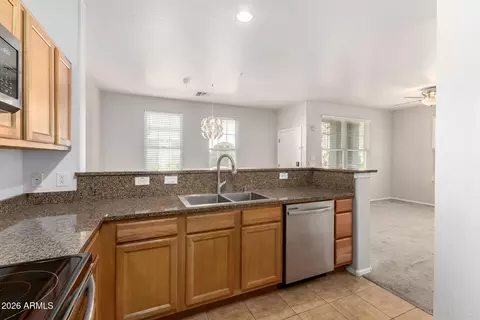 Kitchen - 4750 E Thunderheart Trl #101, Gilbert, AZ 85297 photo 3 of 3
