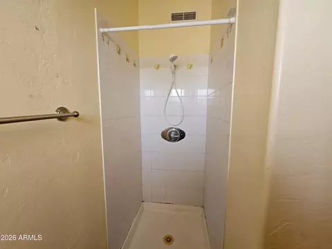 Bath - 4105 N Washington Ave, Douglas, AZ 85607 photo 2 of 7