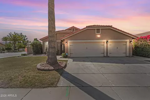11105 W Olive Dr, Avondale, AZ 85392