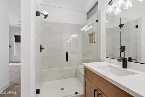 Bath - 4131 E Mia Ln, Gilbert, AZ 85298 photo 2 of 3