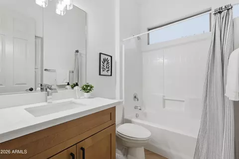 Bath - 4131 E Mia Ln, Gilbert, AZ 85298 photo 3 of 3