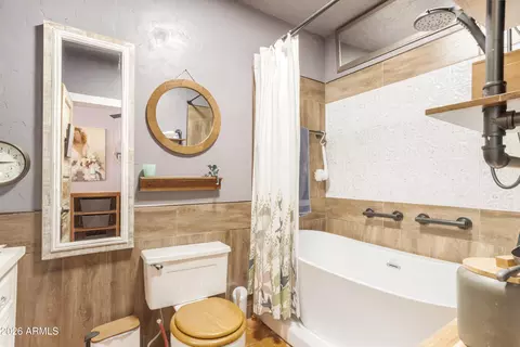 Bath - 40 Main St, Bisbee, AZ 85603 photo 3 of 4
