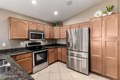 Kitchen - 2940 E Shady Spring Trl, Phoenix, AZ 85024 photo 1 of 3