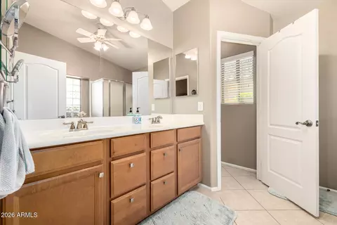Bath - 2940 E Shady Spring Trl, Phoenix, AZ 85024 photo 1 of 3