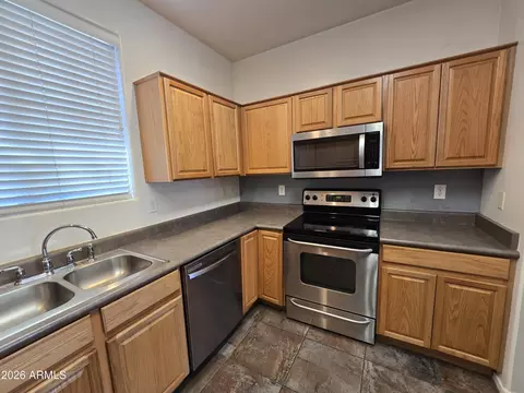 Kitchen - 1977 Emily Ln, Gilbert, AZ 85295 photo 3 of 3