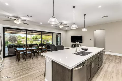 Kitchen - 1718 S 140th Pl, Gilbert, AZ 85295 photo 3 of 4