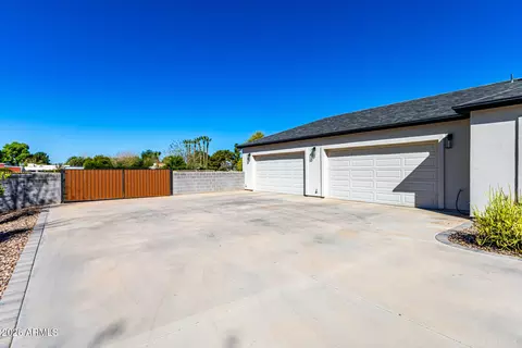Exterior - 1718 S 140th Pl, Gilbert, AZ 85295 photo 4 of 10