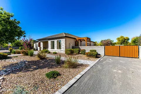 Exterior - 1718 S 140th Pl, Gilbert, AZ 85295 photo 2 of 10