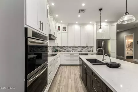 Kitchen - 1718 S 140th Pl, Gilbert, AZ 85295 photo 4 of 4