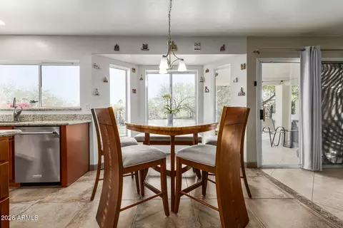 Dining - 4627 E La Mirada Way, Phoenix, AZ 85044 photo 3 of 4