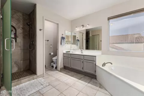 Bath - 4627 E La Mirada Way, Phoenix, AZ 85044 photo 2 of 5
