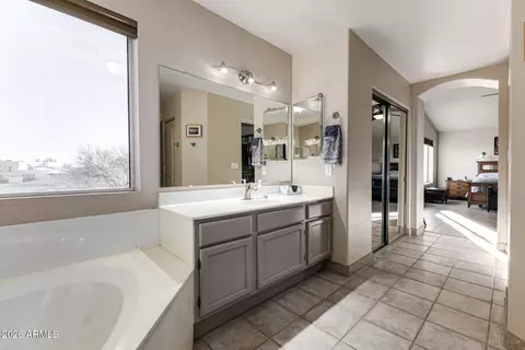 Bath - 4627 E La Mirada Way, Phoenix, AZ 85044 photo 3 of 5