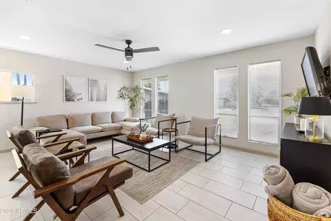 Living - 111 S Cholla St, Gilbert, AZ 85233 photo 1 of 2