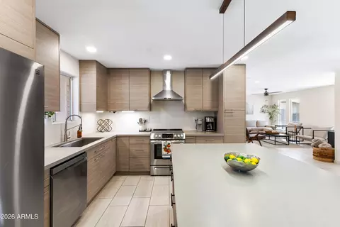Kitchen - 111 S Cholla St, Gilbert, AZ 85233 photo 6 of 8