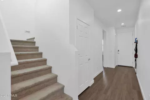 Entry Way - 5814 S Daisy Patch Pl, Phoenix, AZ 85040 photo 2 of 4