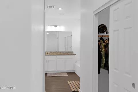 Entry Way - 5814 S Daisy Patch Pl, Phoenix, AZ 85040 photo 4 of 4