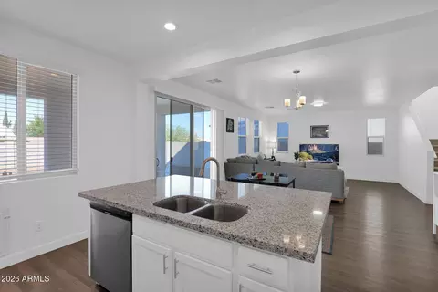 Kitchen - 5814 S Daisy Patch Pl, Phoenix, AZ 85040 photo 1 of 4