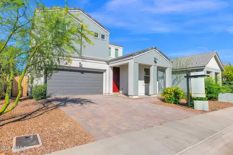 Exterior - 5814 S Daisy Patch Pl, Phoenix, AZ 85040 photo 3 of 11