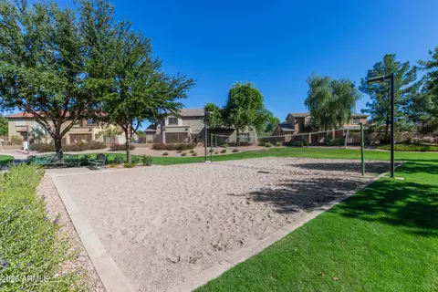 Exterior - 1105 E Parkview Ct, Gilbert, AZ 85295 photo 4 of 7