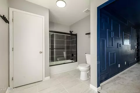 Bath - 1105 E Parkview Ct, Gilbert, AZ 85295 photo 2 of 3