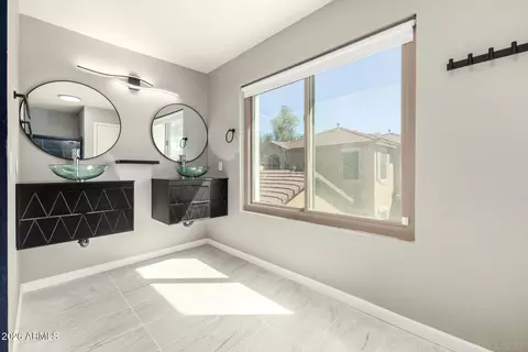 Bath - 1105 E Parkview Ct, Gilbert, AZ 85295 photo 2 of 4