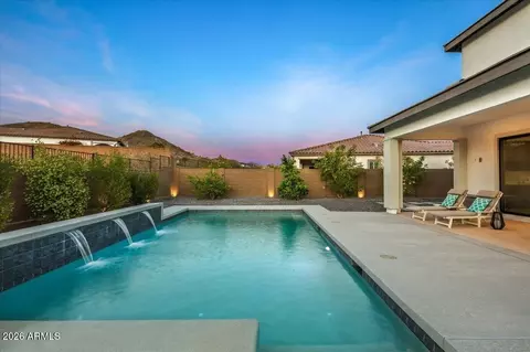Exterior - 1812 E Fallen Leaf Ln, Phoenix, AZ 85024 photo 6 of 11
