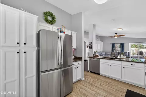Kitchen - 1792 E Appaloosa Rd, Gilbert, AZ 85296 photo 3 of 4